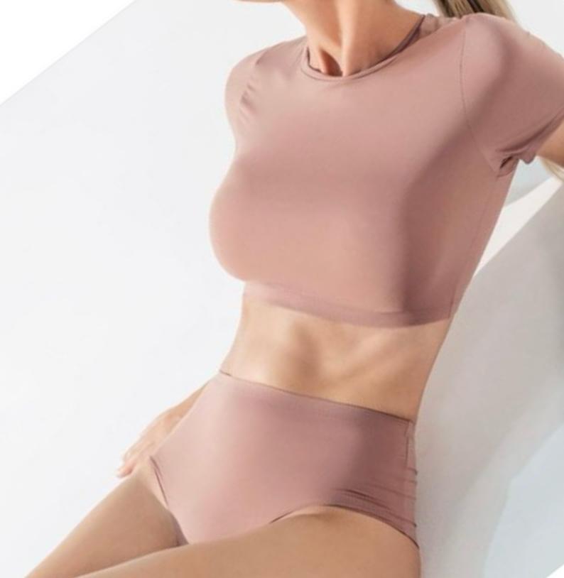 CONJUNTO CROP TOP + CACHETERO - REF 7
